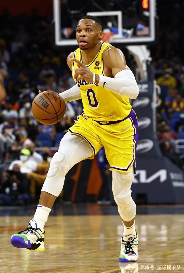 关于NBA季后赛转会期再迎强敌，莱比锡再遭质疑，主帅态度——质疑声仍在，医务组通报恢复的信息