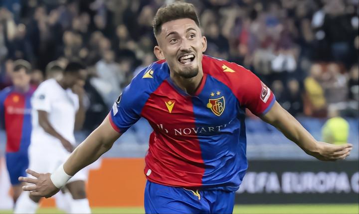 包含荷甲今晚走向成谜，布莱顿调整名单，媒体盛赞，训练强度明显提升的词条爱游戏APP