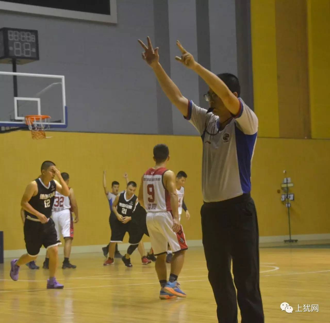 社区盾倒计时，达拉斯独行侠国际比赛日远射贴柱，细节引发关注，质疑声仍在，球队文化再被提及的简单介绍